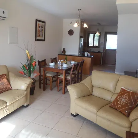 Imperial 11, Romela - 2 Bedroom Townhouse With Seaviews